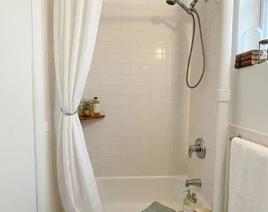 192 Bleecker Street - Photo Thumbnail 4