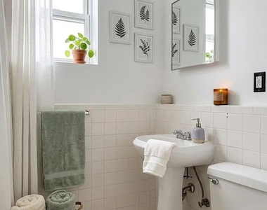 192 Bleecker Street - Photo Thumbnail 5