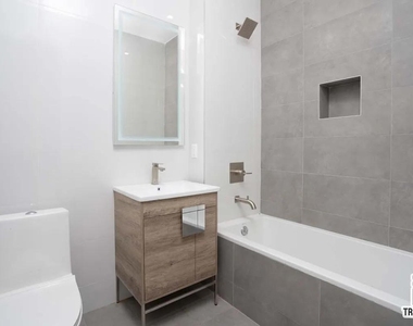 1495 Dekalb Avenue - Photo Thumbnail 5