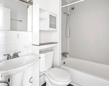 307 E 104th Street - Photo Thumbnail 3