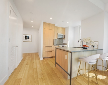 24-16 Queens Plaza S - Photo Thumbnail 8
