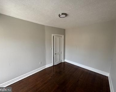 226 N Raleigh St - Photo Thumbnail 1