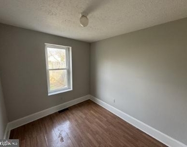 226 N Raleigh St - Photo Thumbnail 9