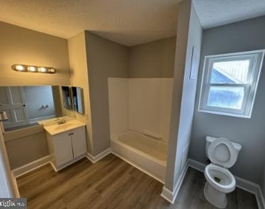 226 N Raleigh St - Photo Thumbnail 3