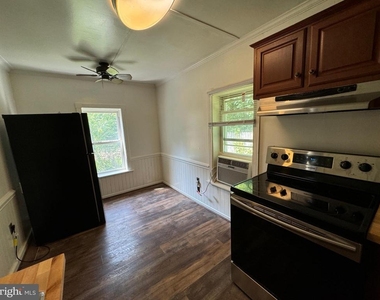 1005 Manning Drive - Photo Thumbnail 13
