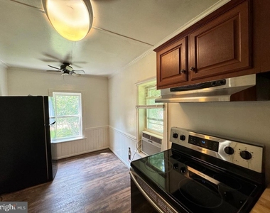 1005 Manning Drive - Photo Thumbnail 15