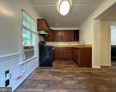 1005 Manning Drive - Photo Thumbnail 12