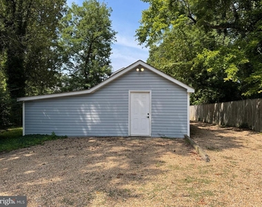 1005 Manning Drive - Photo Thumbnail 19