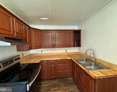 1005 Manning Drive - Photo Thumbnail 10
