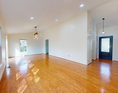 12043 Stoneford Drive - Photo Thumbnail 5