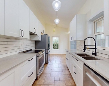 12043 Stoneford Drive - Photo Thumbnail 6