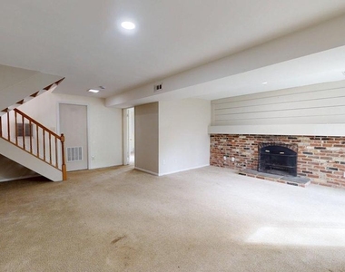12043 Stoneford Drive - Photo Thumbnail 16