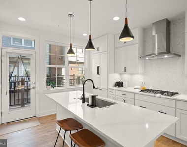 11258 Faraday Park Drive - Photo Thumbnail 15