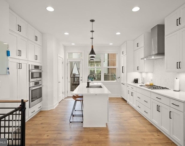 11258 Faraday Park Drive - Photo Thumbnail 8