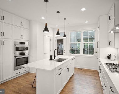 11258 Faraday Park Drive - Photo Thumbnail 10