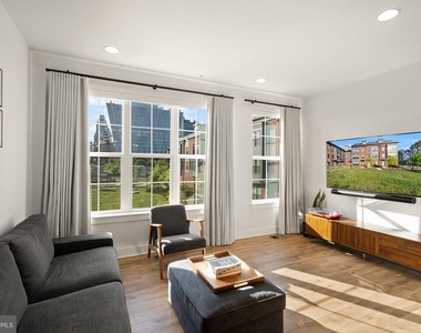 11258 Faraday Park Drive - Photo Thumbnail 5