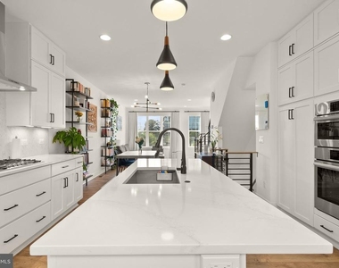 11258 Faraday Park Drive - Photo Thumbnail 14
