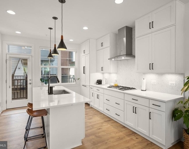 11258 Faraday Park Drive - Photo Thumbnail 9