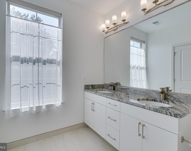 10755 Fairgrounds Drive - Photo Thumbnail 13