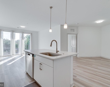 10755 Fairgrounds Drive - Photo Thumbnail 2