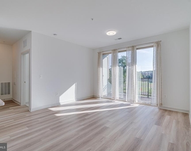 10755 Fairgrounds Drive - Photo Thumbnail 6