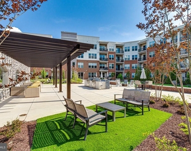 10755 Fairgrounds Drive - Photo Thumbnail 28