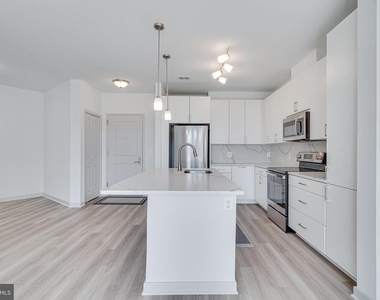 10755 Fairgrounds Drive - Photo Thumbnail 7