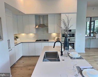 3130 Potomac Avenue - Photo Thumbnail 2