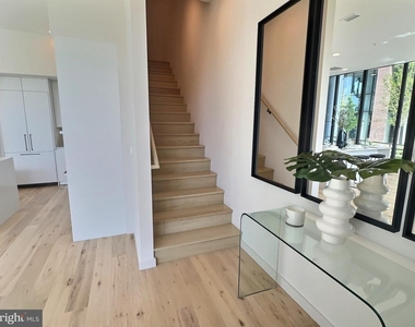 3130 Potomac Avenue - Photo Thumbnail 6