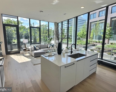 3130 Potomac Avenue - Photo Thumbnail 5
