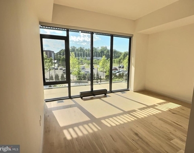 3130 Potomac Avenue - Photo Thumbnail 8