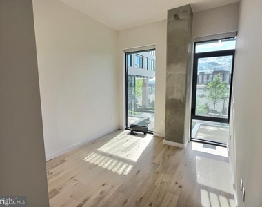 3130 Potomac Avenue - Photo Thumbnail 10