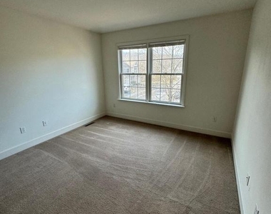 131 Scully Place - Photo Thumbnail 7