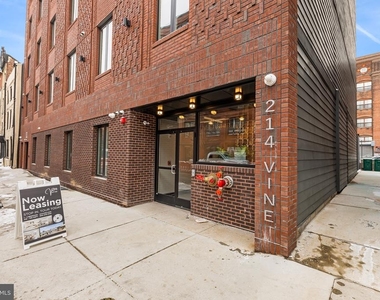 214 Vine Street - Photo Thumbnail 2