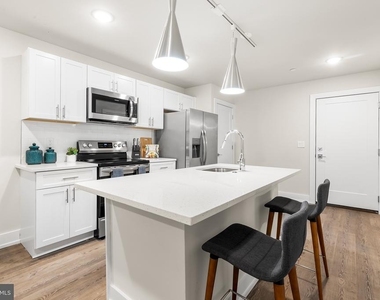 214 Vine Street - Photo Thumbnail 8