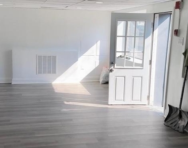 898 Scattergood Street - Photo Thumbnail 6
