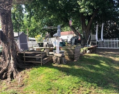 2666 Bridge Street - Photo Thumbnail 8
