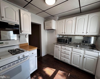 210 N Avondale Street - Photo Thumbnail 2