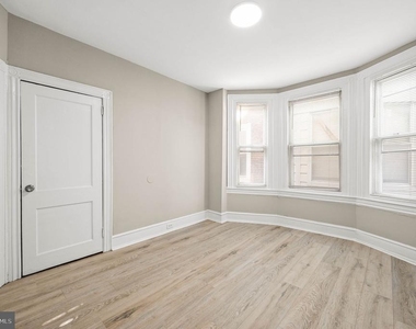 5011 Larchwood Avenue - Photo Thumbnail 12