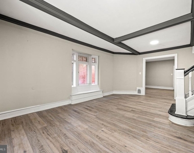 5011 Larchwood Avenue - Photo Thumbnail 2