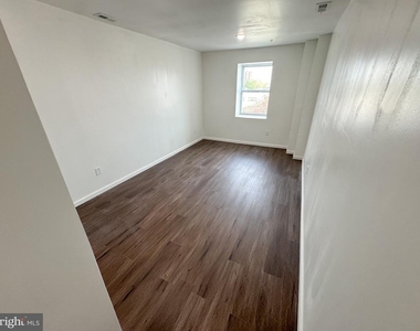 2317 N 15th Street - Photo Thumbnail 7