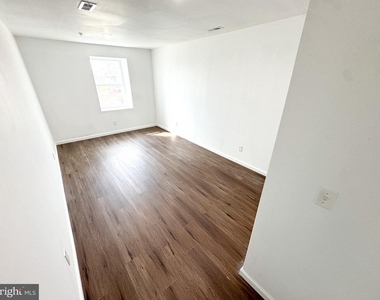 2317 N 15th Street - Photo Thumbnail 9