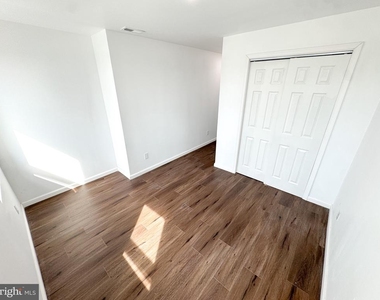2317 N 15th Street - Photo Thumbnail 8