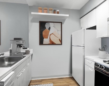 1830 Green Street - Photo Thumbnail 3