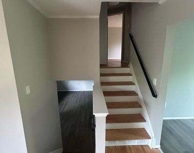 2930 Marshall Street - Photo Thumbnail 7