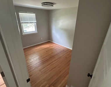 2930 Marshall Street - Photo Thumbnail 9