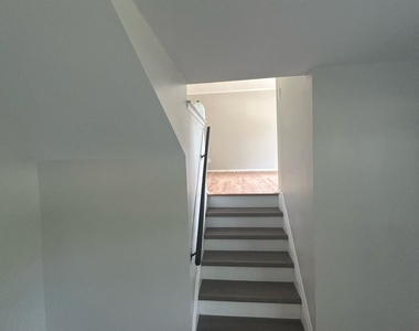 2930 Marshall Street - Photo Thumbnail 12