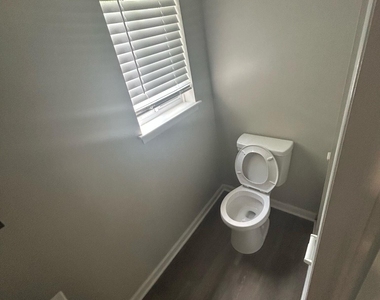2930 Marshall Street - Photo Thumbnail 15