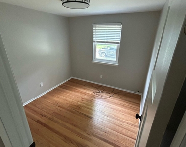 2930 Marshall Street - Photo Thumbnail 10
