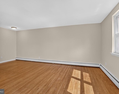 5990 Henry Avenue - Photo Thumbnail 4